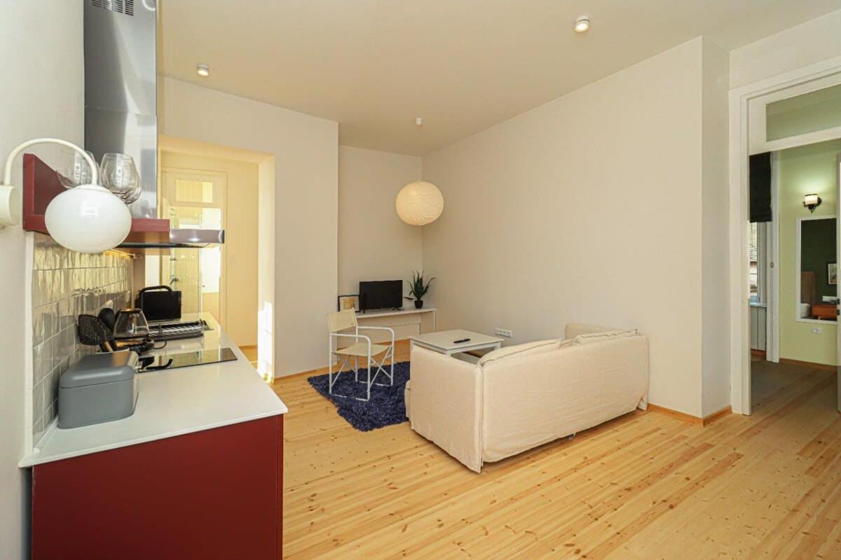 Stylish 2br In - By Wehost *