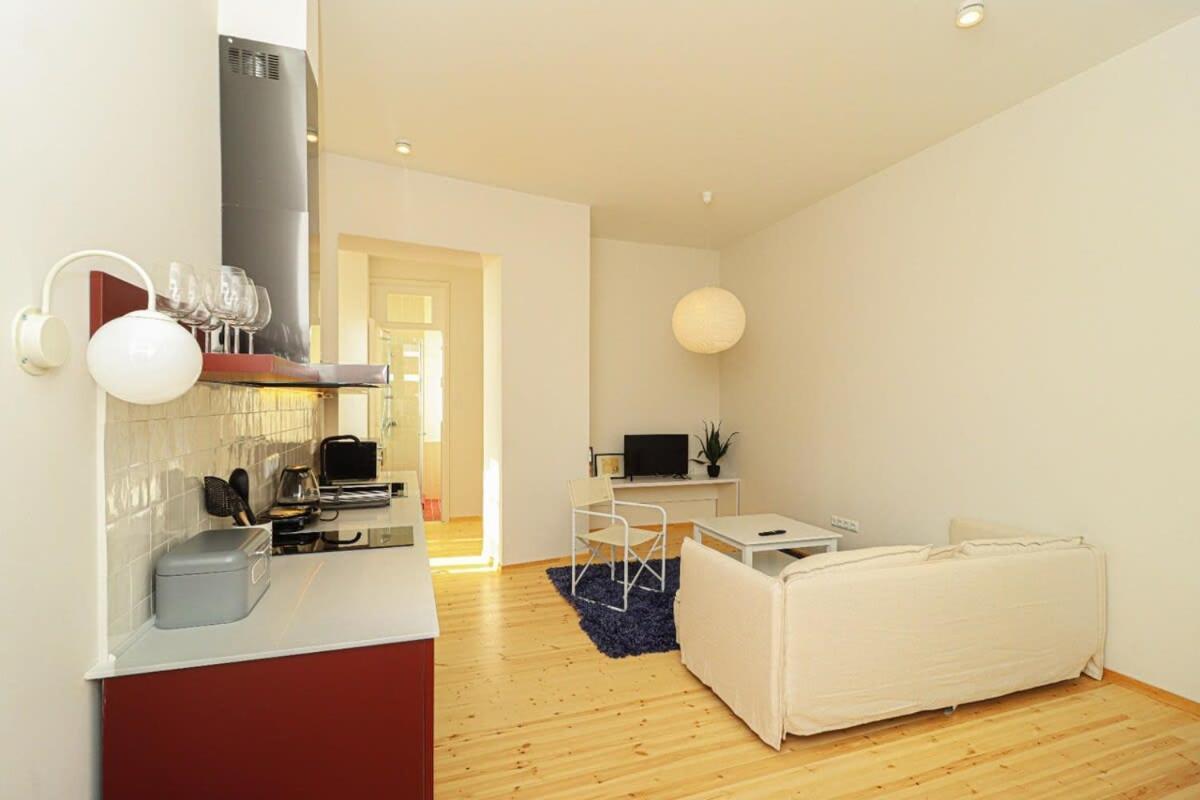 Stylish 2br In - By Wehost