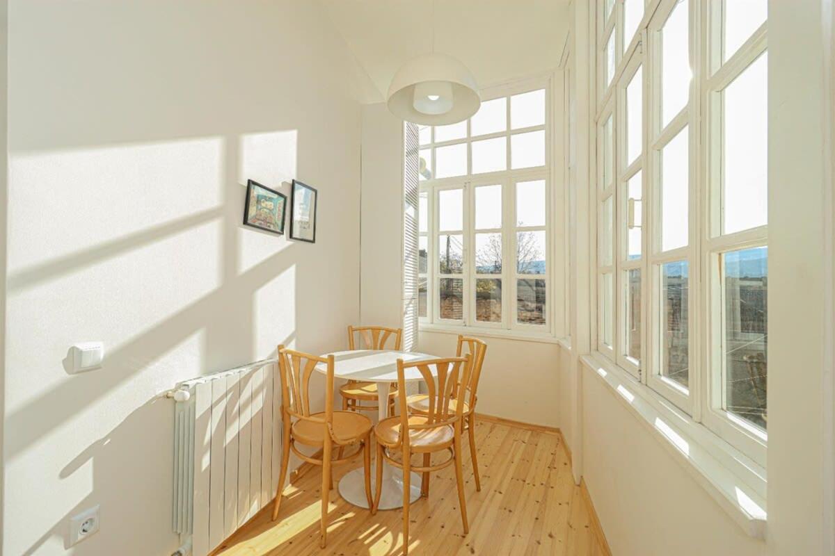 Stylish 2br In - By Wehost *