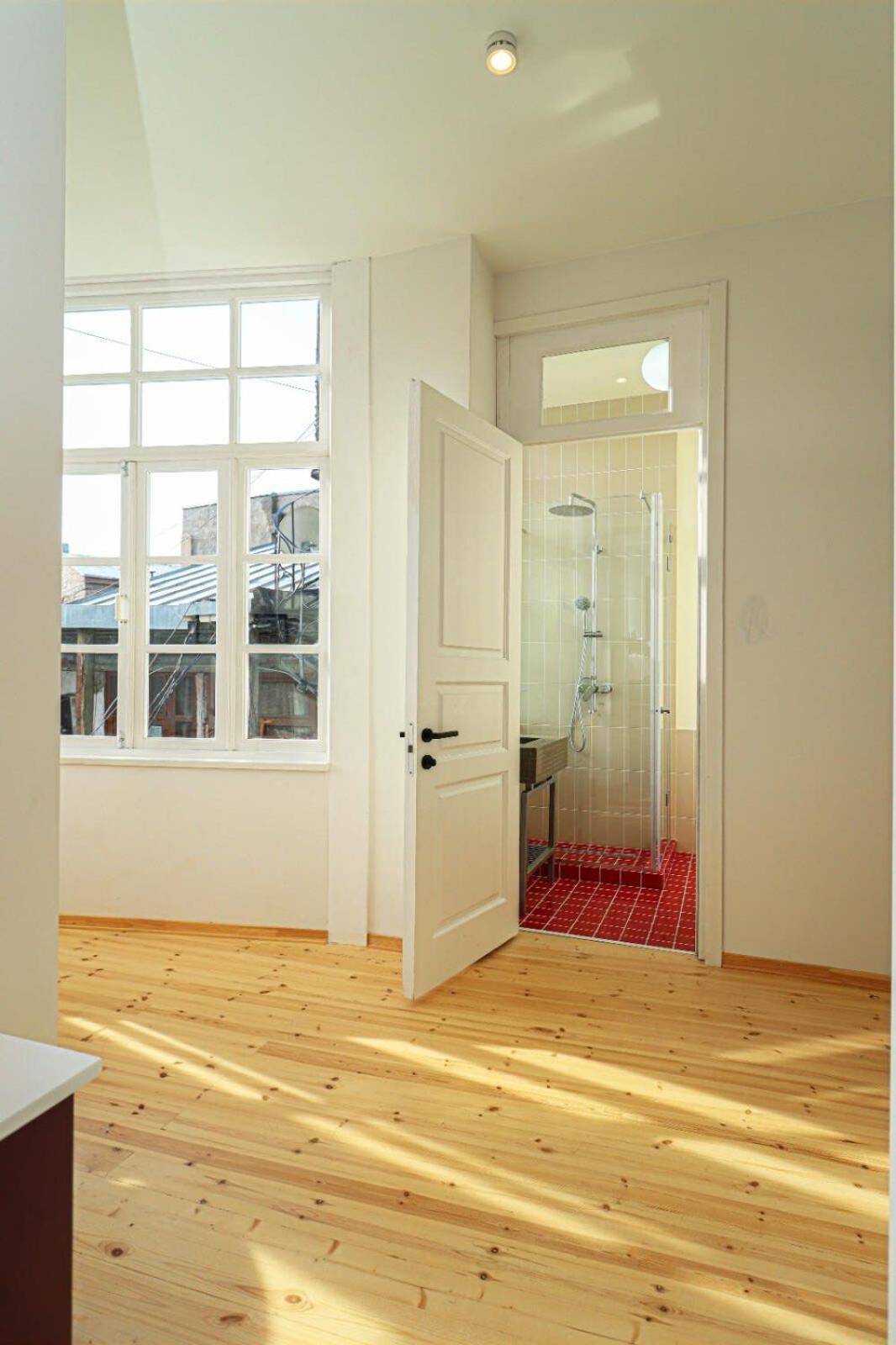 Stylish 2br In - By Wehost