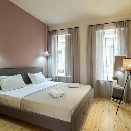 Stylish 2Br Apt In Tbilisi - By Wehost Экстерьер фото